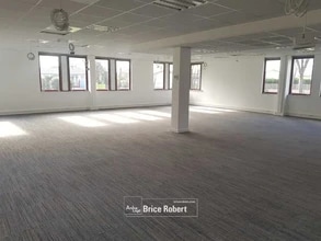 33 Avenue Du Docteur Georges Lévy, Vénissieux à louer Photo de l’immeuble– Image 2 sur 5