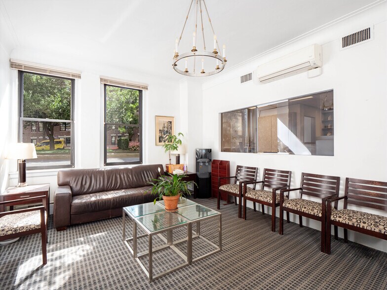 1160 Park Ave, New York, NY à vendre - Photo de l’immeuble – Image 2 sur 7