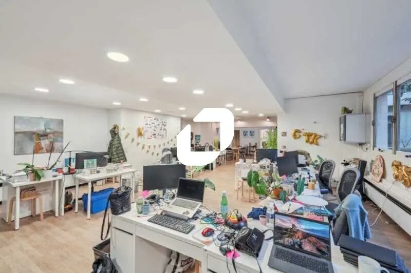 Bureau dans Paris à louer - Photo de l’immeuble – Image 2 sur 14