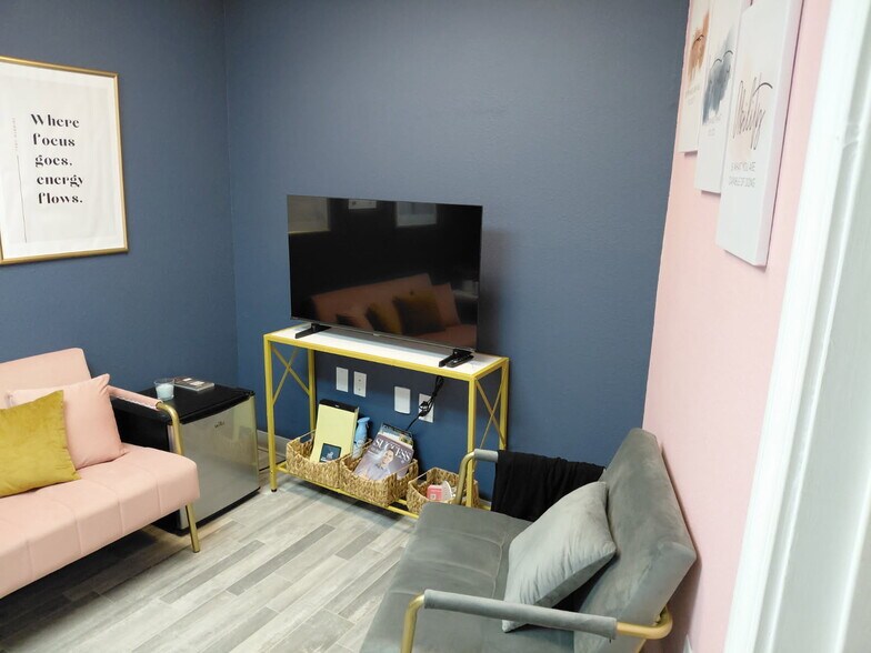 9025 Cullen Blvd, Houston, TX à louer - Photo de l’immeuble – Image 2 sur 12