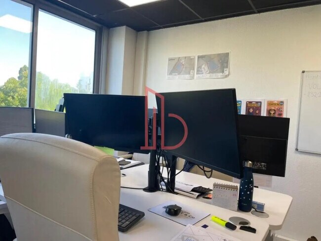 Plus de détails pour Bureau à vendre