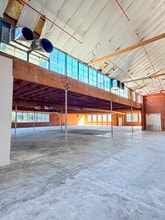 2440 S Sepulveda Blvd, Los Angeles, CA à louer Photo intérieure– Image 1 sur 8