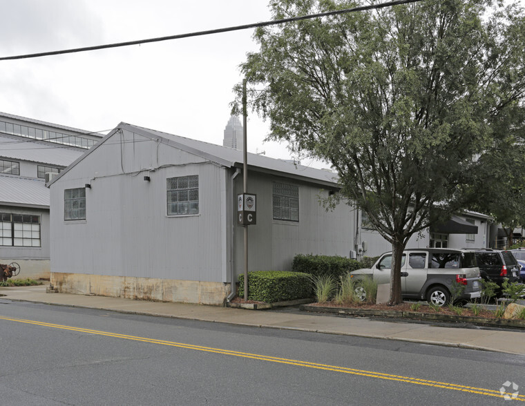 623 S Cedar St, Charlotte, NC à louer - Photo principale – Image 1 sur 8