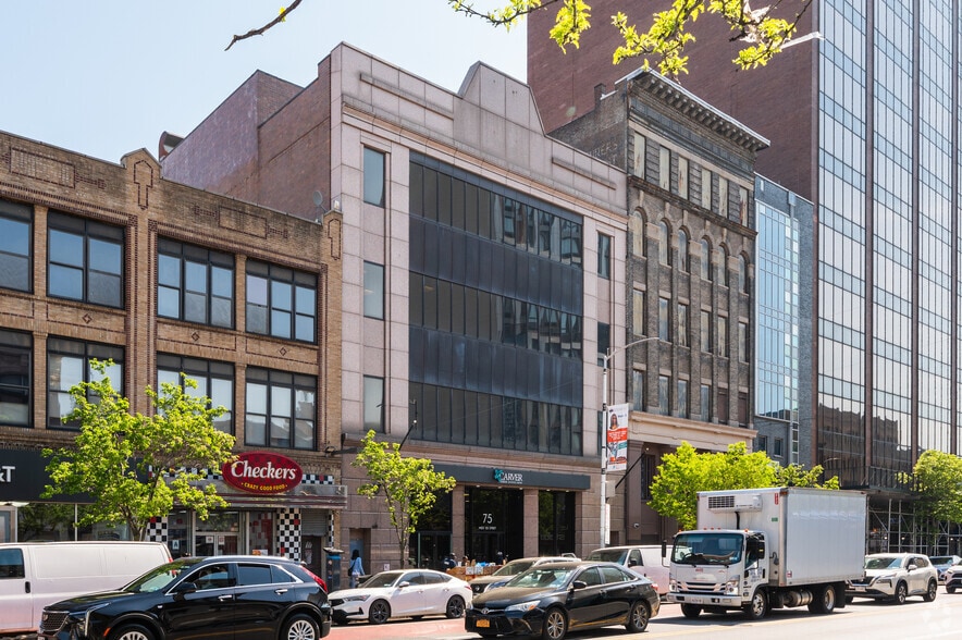 75 W 125th St, New York, NY à louer - Photo principale – Image 1 sur 5