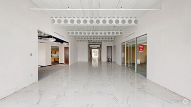 2700 SE S St, Bentonville, AR à louer Numérisation 3D Matterport– Image 1 sur 5