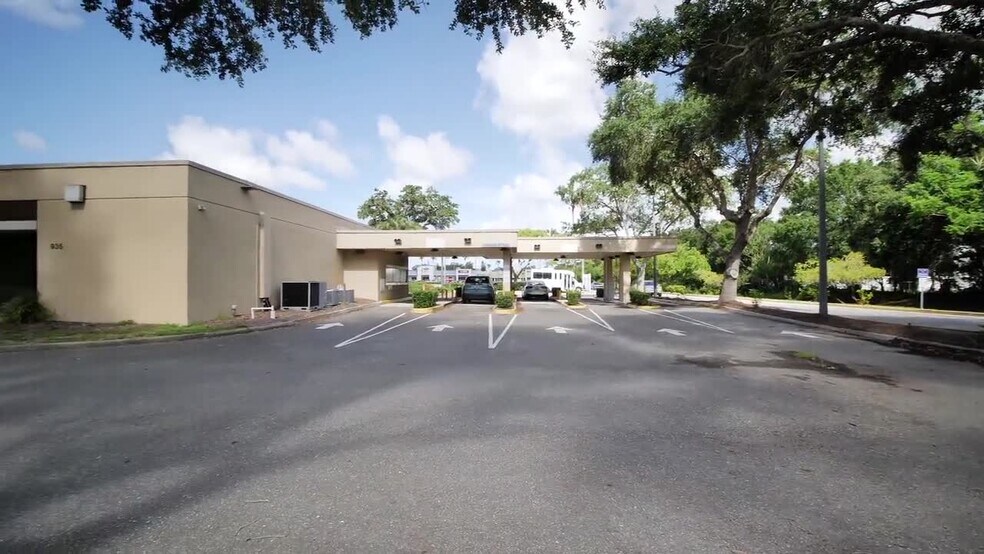 935 Beneva Rd N, Sarasota, FL à louer - Vidéo sur l’annonce professionnelle – Image 2 sur 7