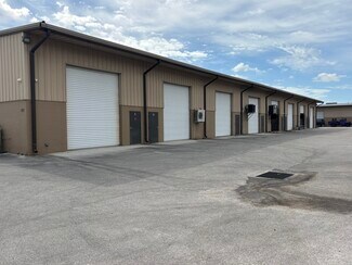 Plus de détails pour 121 Anclote Blvd, Tarpon Springs, FL - Bureau, Industriel/Logistique à louer