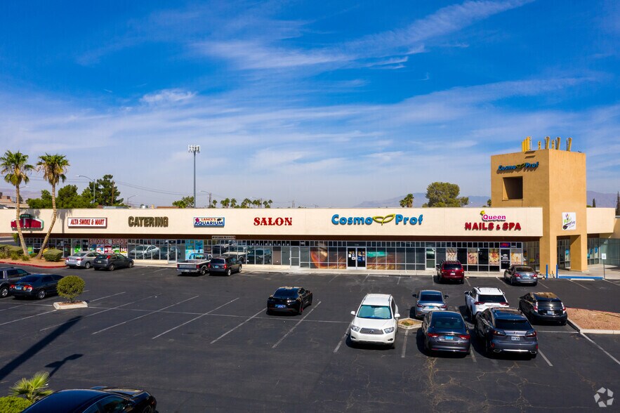 450-490 S Buffalo Dr, Las Vegas, NV à louer - Photo principale – Image 1 sur 21