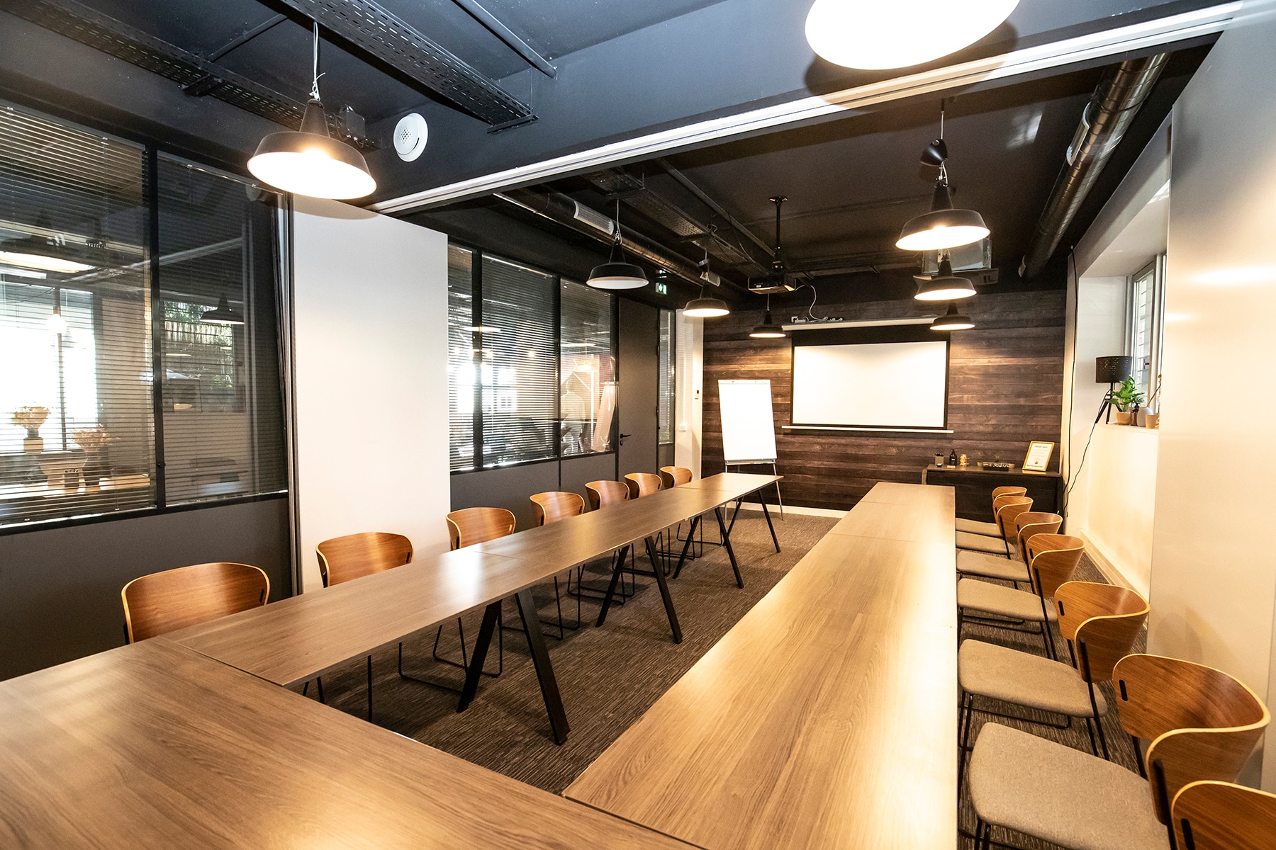 6 Rue Des Bateliers, Clichy à louer Photo intérieure– Image 1 sur 4