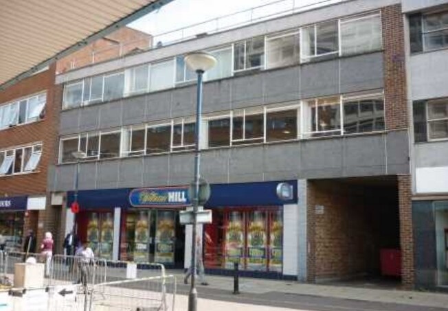8-12 Commercial Way, Woking à louer - Photo de l’immeuble – Image 1 sur 2