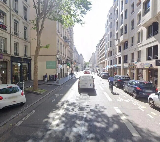 Plus de détails pour Local commercial à louer