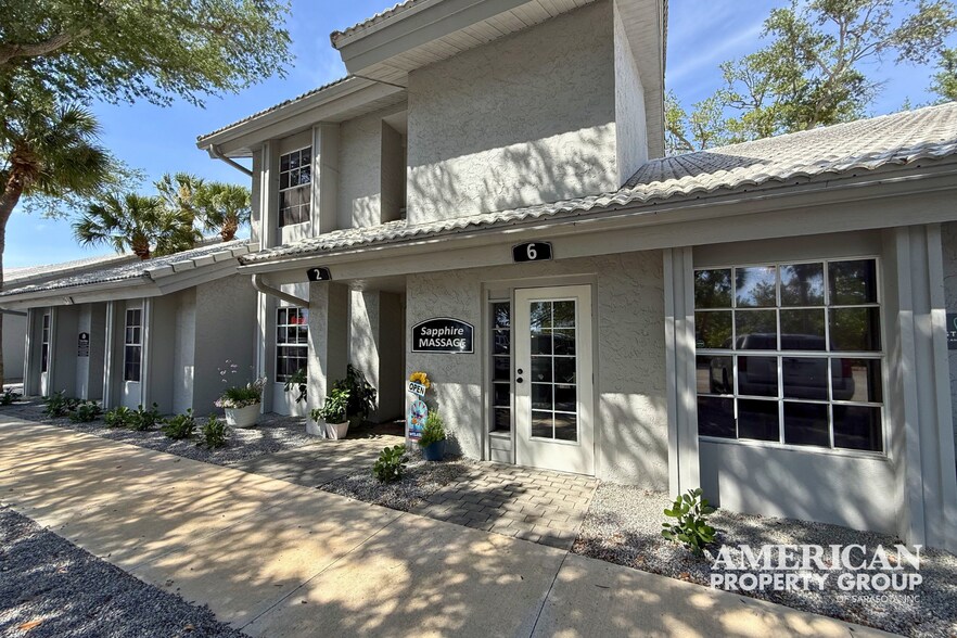 1515 Tamiami Trl S, Venice, FL à vendre - Photo de l’immeuble – Image 2 sur 2