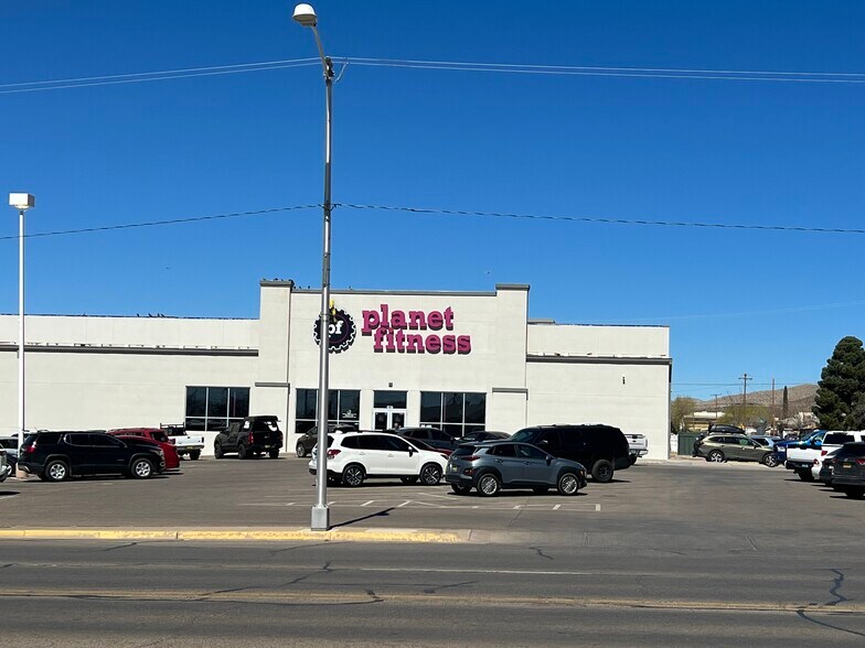 1807 10th St, Alamogordo, NM à louer - Photo de l’immeuble – Image 3 sur 3