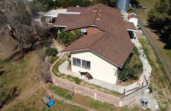 33716 Hubbard Rd, Acton, CA à louer Photo intérieure– Image 2 sur 31