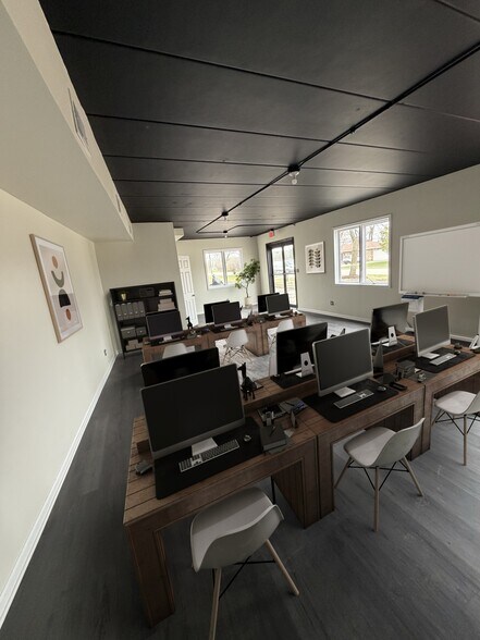 707 W Colfax St, Palatine, IL à louer - Photo de l’immeuble – Image 3 sur 7