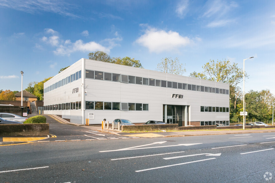Maylands Ave, Hemel Hempstead à louer - Photo principale – Image 1 sur 7