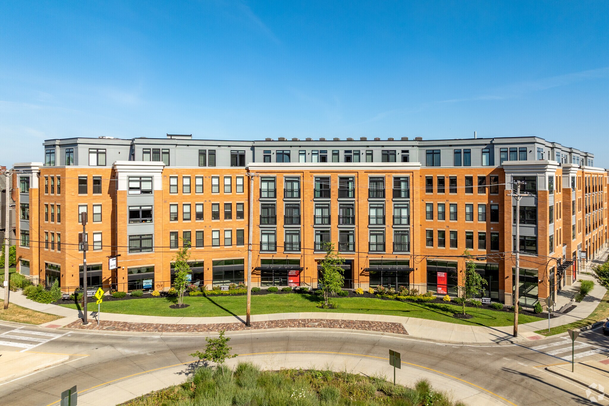 2800 Franklin Blvd, Cleveland, OH à louer Photo principale– Image 1 sur 37