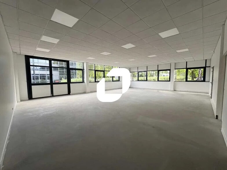 4 Rue René Razel, Saclay à louer - Photo de l’immeuble – Image 2 sur 18