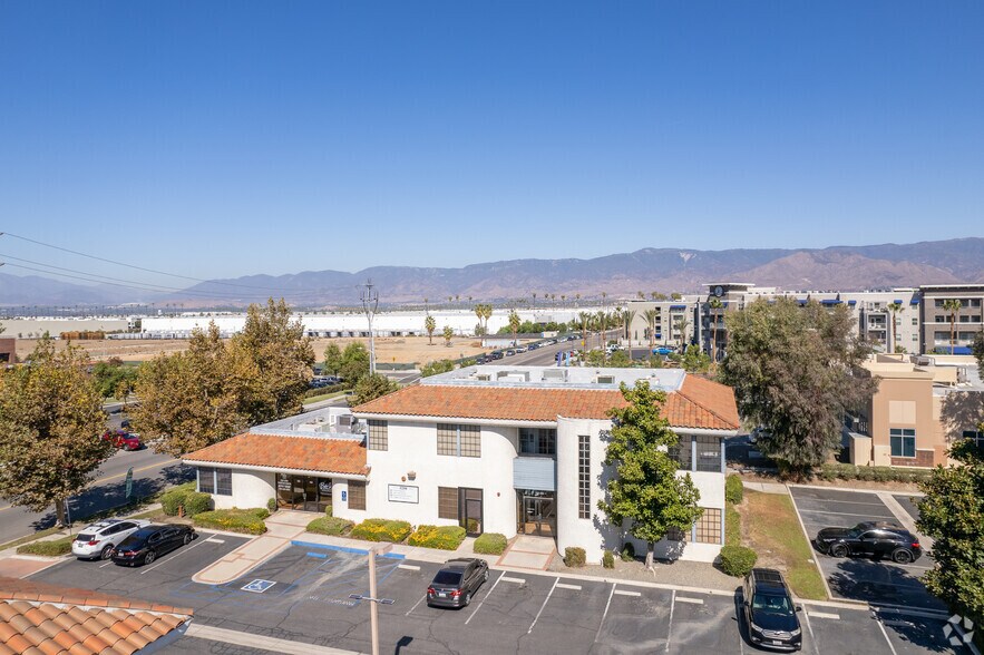 1210 Nevada St, Redlands, CA à louer - Photo de l’immeuble – Image 2 sur 5