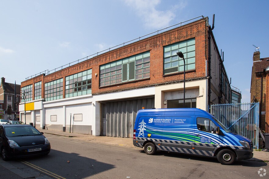 68 The Broadway, Southall à louer - Photo de l’immeuble – Image 3 sur 4