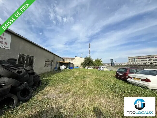 Plus de détails pour Local d’activités à vendre