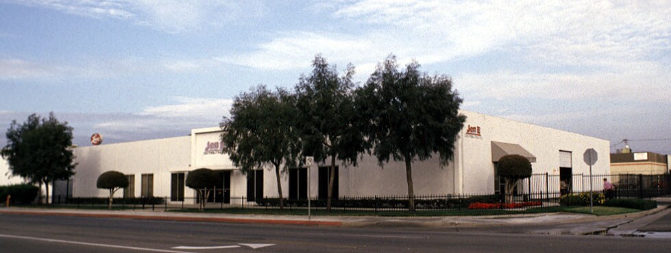 16102 Gothard St, Huntington Beach, CA à louer - Photo de l’immeuble – Image 2 sur 3