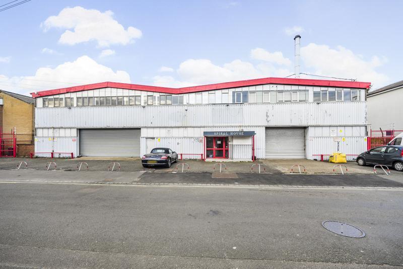 29-35 Gladstone Rd, Croydon à louer - Photo de l’immeuble – Image 3 sur 7