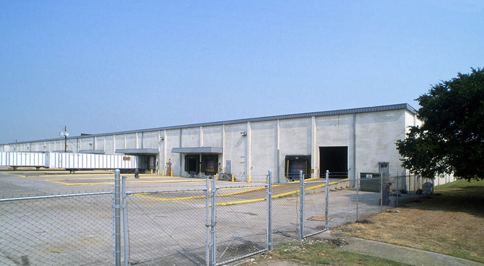 2667-2677 Northaven Rd, Dallas, TX à louer - Photo de l’immeuble – Image 3 sur 7