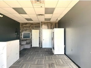 4665-4749 66th St N, Saint Petersburg, FL à louer Photo intérieure– Image 2 sur 3