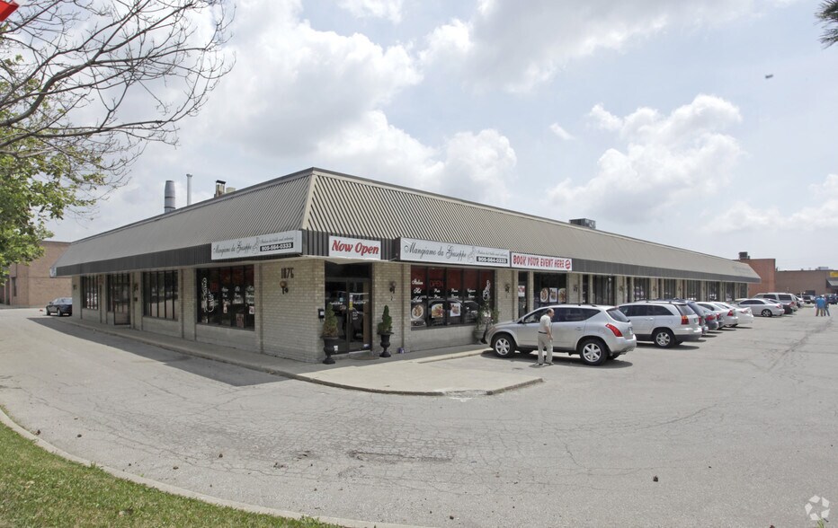 1076 Cardiff Blvd, Mississauga, ON à louer - Photo de l’immeuble – Image 3 sur 4