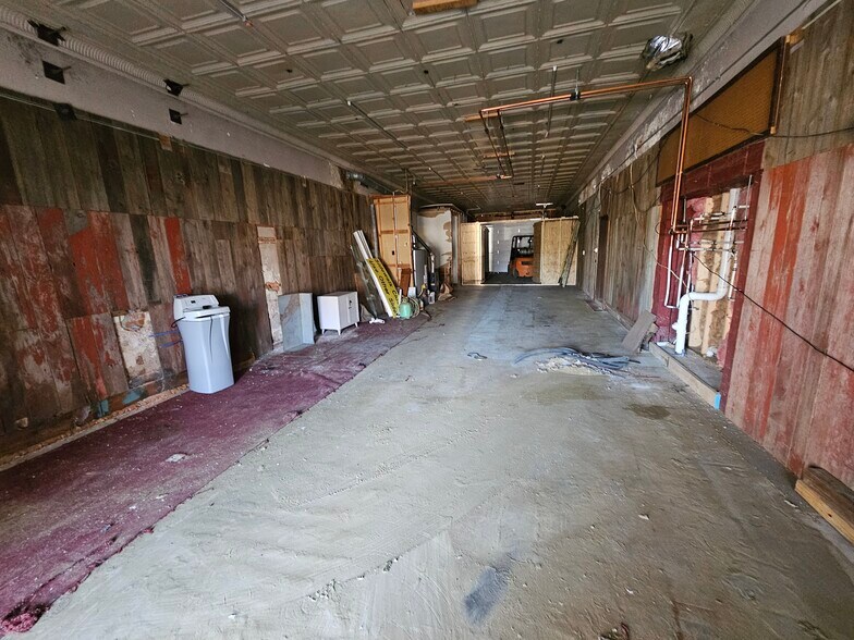 17624 IN-37 Hwy, Harlan, IN à louer - Photo intérieure – Image 3 sur 10