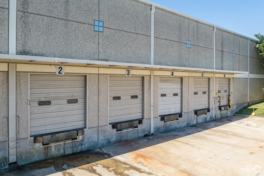 10600 Corporate Dr, Stafford, TX à louer - Photo de l’immeuble – Image 3 sur 14
