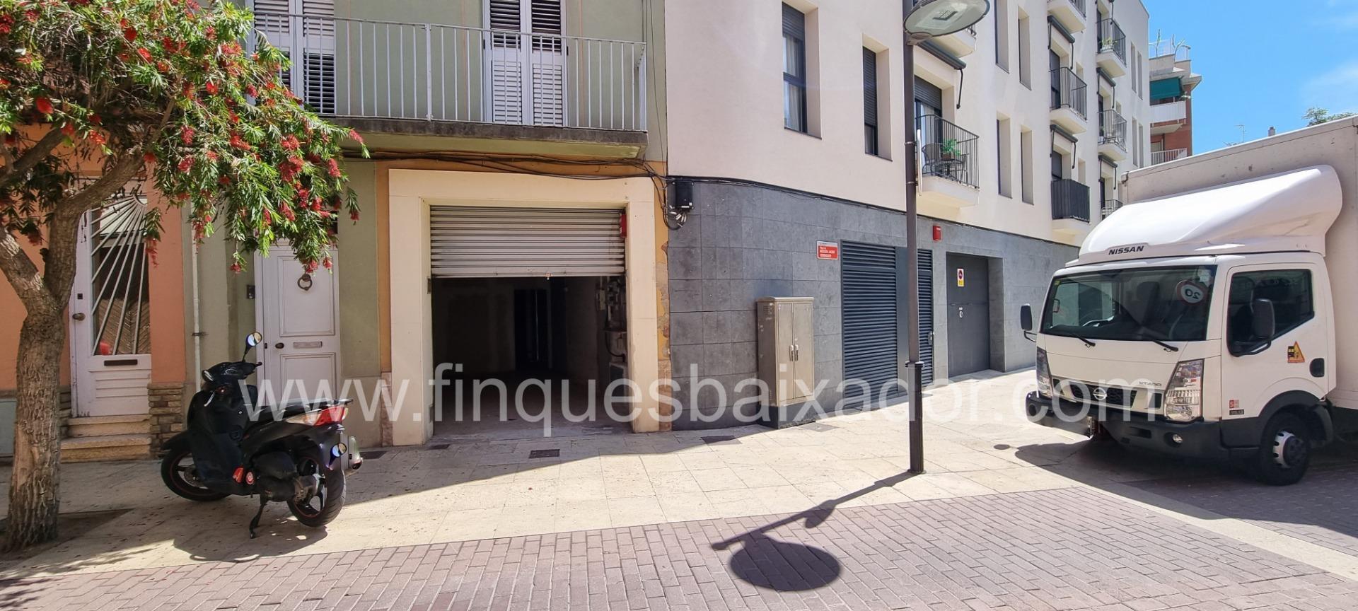 Local commercial dans Gavà, Barcelona à louer Photo de l’immeuble– Image 1 sur 5