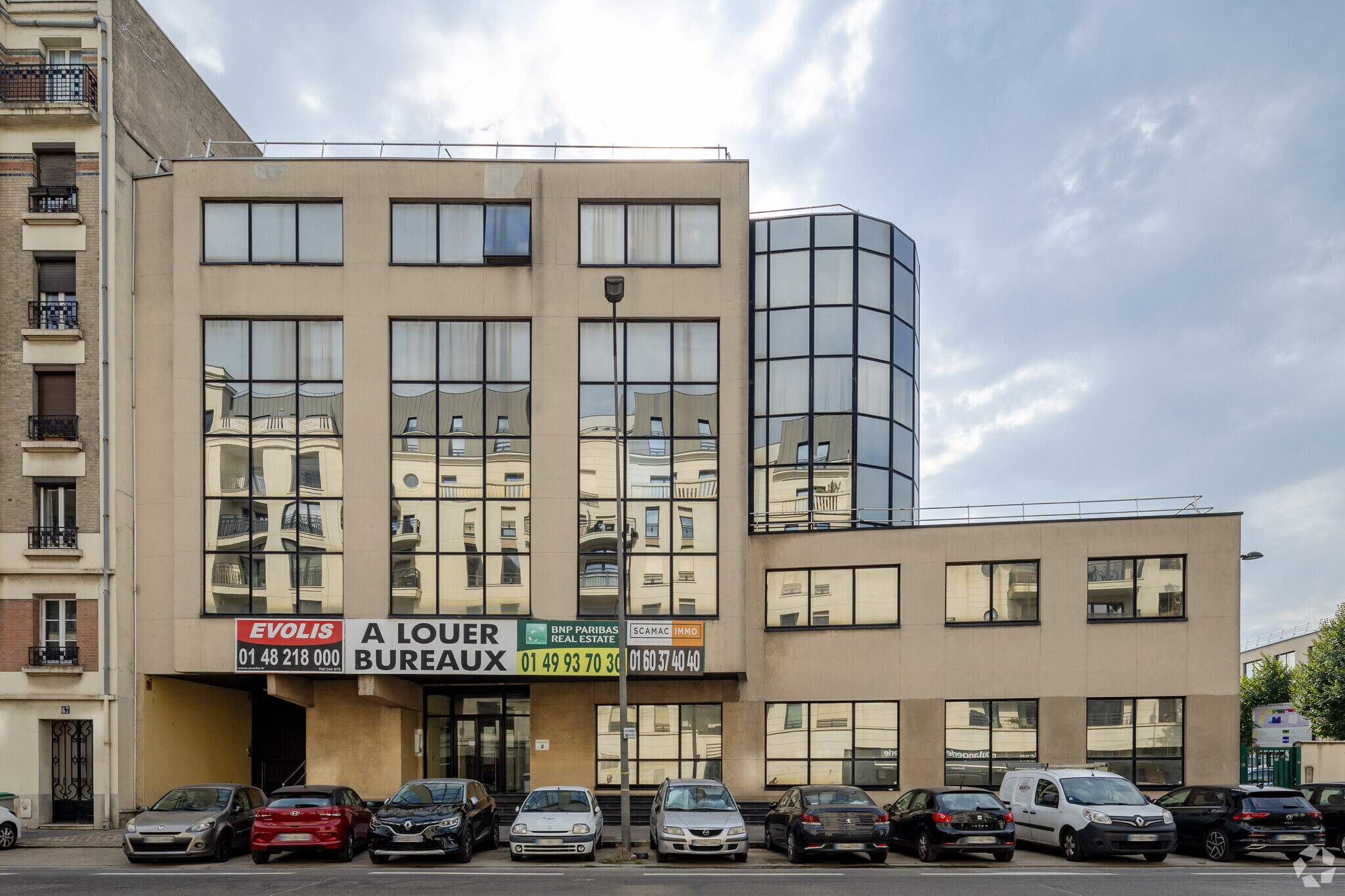Bureau dans Saint-Ouen-sur-Seine à louer Photo principale– Image 1 sur 3