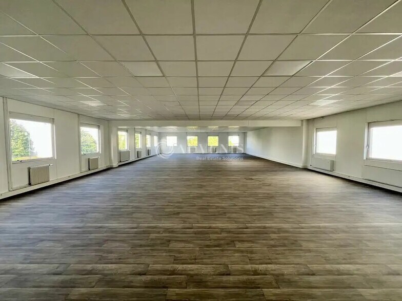 Bureau dans Osny à vendre - Photo intérieure – Image 1 sur 7