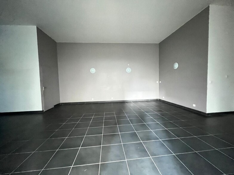 27 Rue D'Inkermann, Villeurbanne à louer - Photo intérieure – Image 1 sur 4