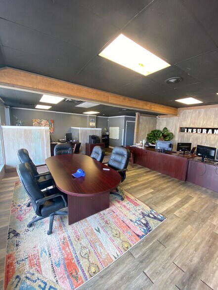 401-421 N Main St, Broken Arrow, OK à louer - Photo intérieure – Image 3 sur 8