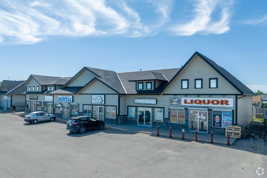 720 Centre St NE, Rocky View No 44, AB à vendre - Photo de l’immeuble – Image 2 sur 5