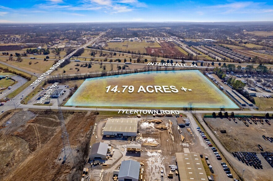 1232 Tylertown Rd, Clarksville, TN à vendre - Photo principale – Image 1 sur 17