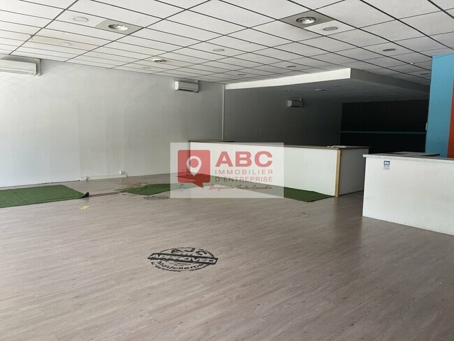 Plus de détails pour Local commercial à louer