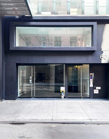 60 Orchard St, New York, NY à vendre - Photo de l’immeuble – Image 1 sur 2