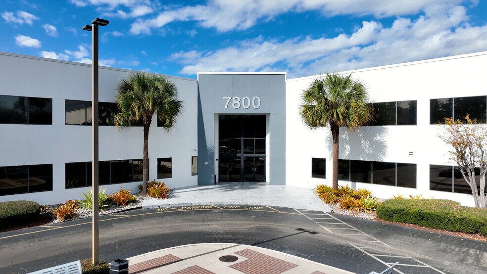 7600 Southland Blvd, Orlando, FL à louer - Vidéo sur l’annonce professionnelle – Image 3 sur 37