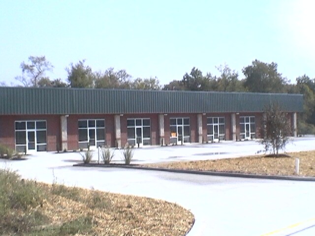 2509 Cayer Ln, Columbia, TN à vendre - Photo de l’immeuble – Image 2 sur 14