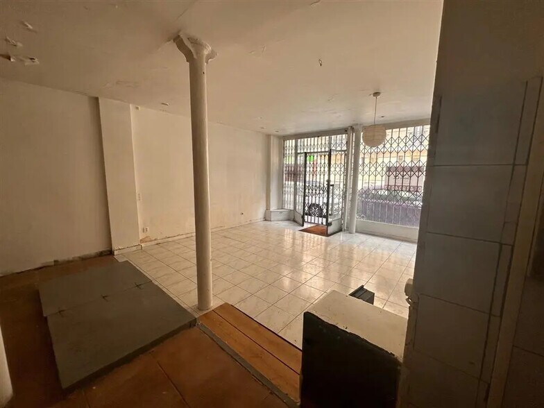 Local commercial dans Paris à louer - Photo de l’immeuble – Image 1 sur 6