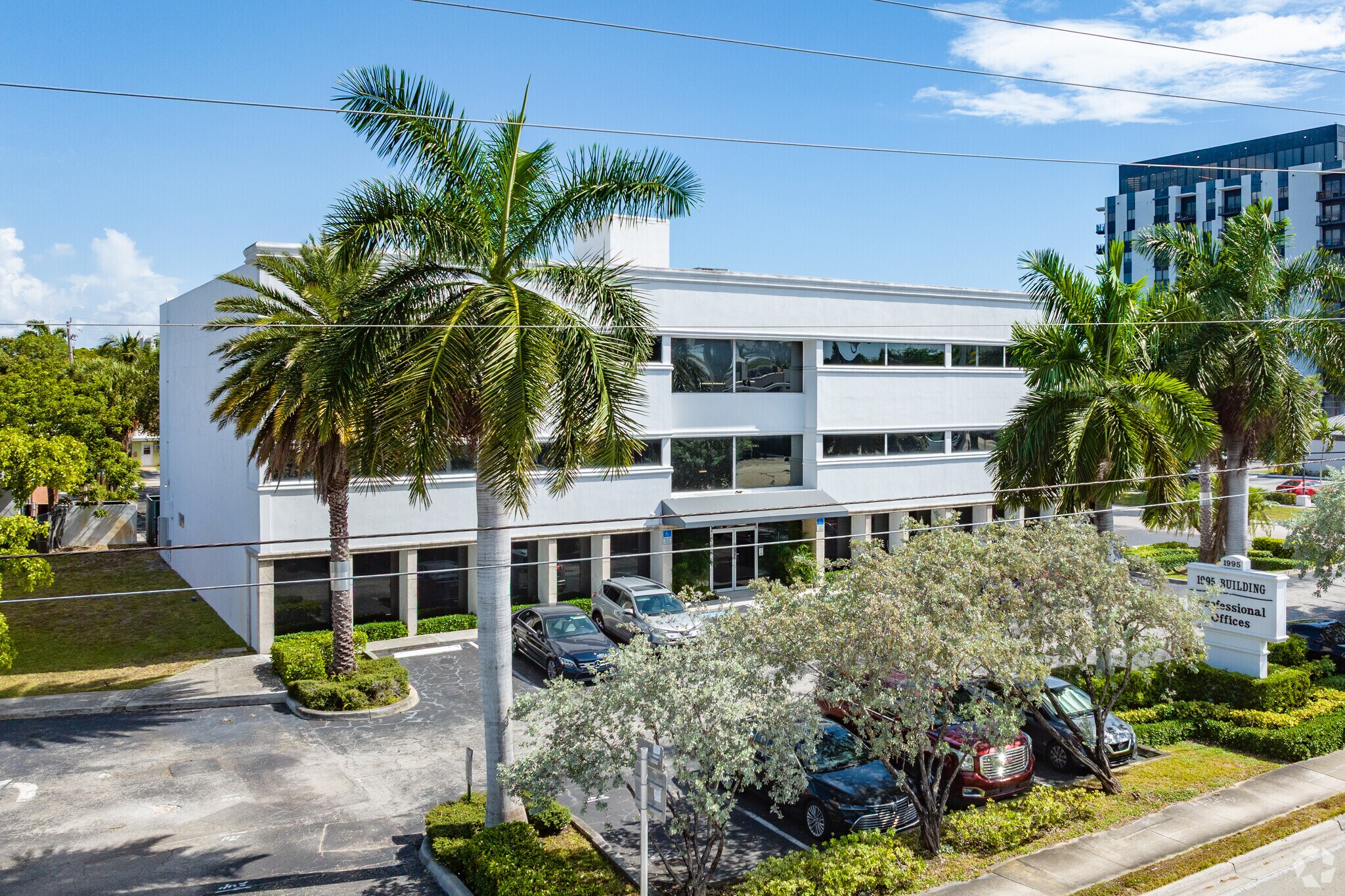1995 E Oakland Park Blvd, Fort Lauderdale, FL à louer Photo de l’immeuble– Image 1 sur 8