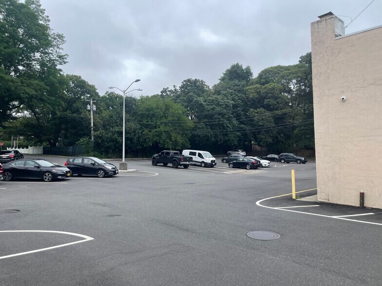 419-437 Hawkins Ave, Ronkonkoma, NY à vendre - Photo de l’immeuble – Image 3 sur 9