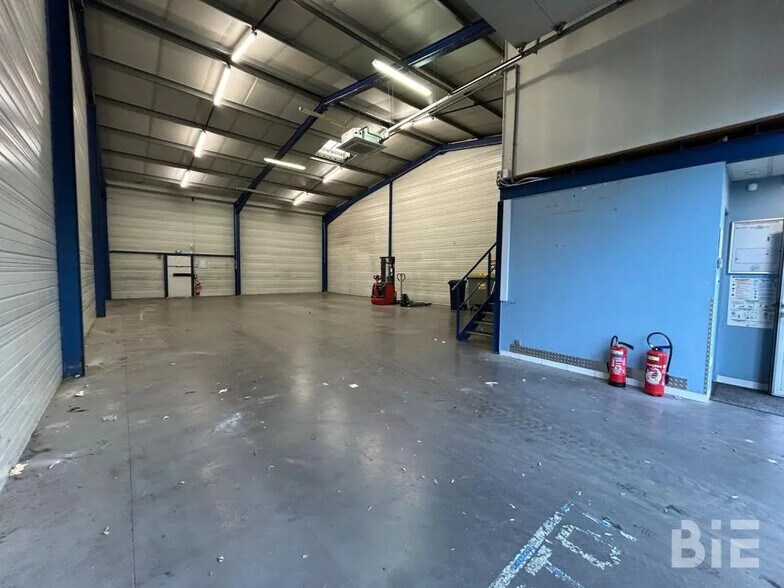 Local d’activités dans Bègles à louer - Photo de l’immeuble – Image 3 sur 14