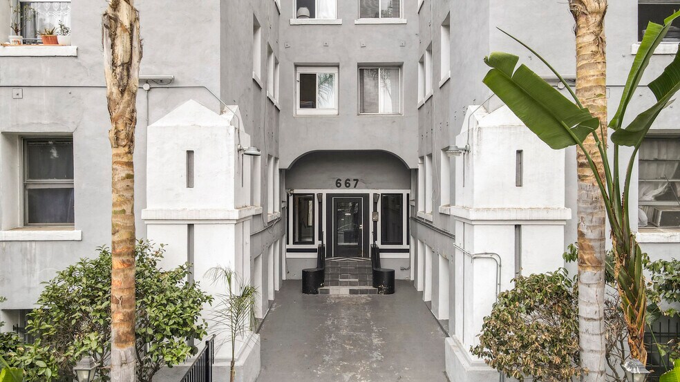 667 S Carondelet, Los Angeles, CA à vendre - Photo de l’immeuble – Image 2 sur 12