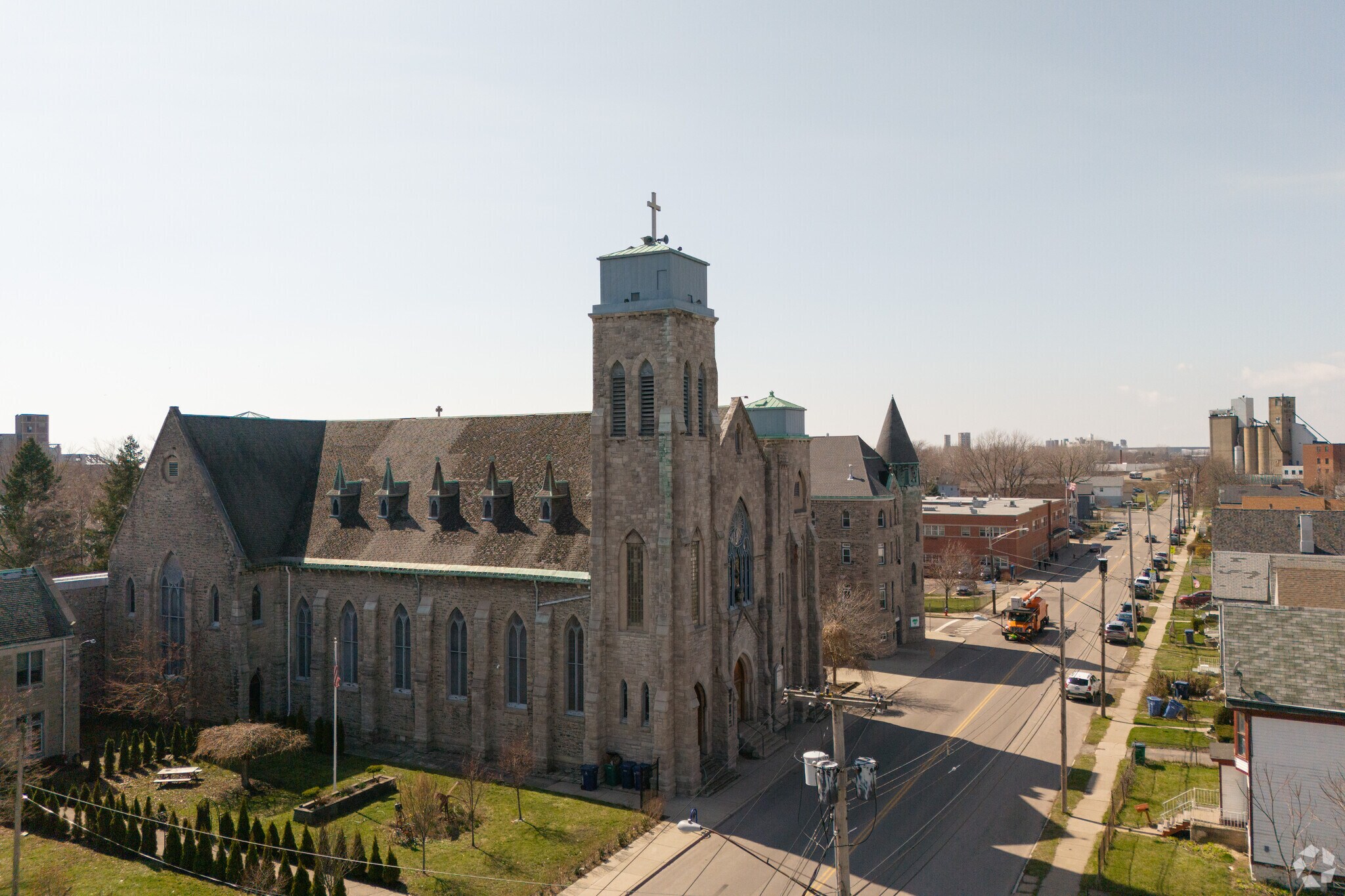 193 Elk St, Buffalo, NY à vendre Photo principale– Image 1 sur 8