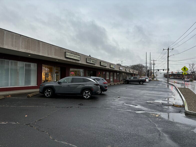 322-340 Walnut Street Ext, Agawam, MA à louer - Photo de l’immeuble – Image 3 sur 10